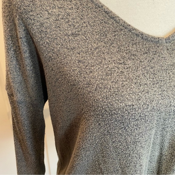 Green Envelope front tie green sweater size medium - Picture 2 of 6